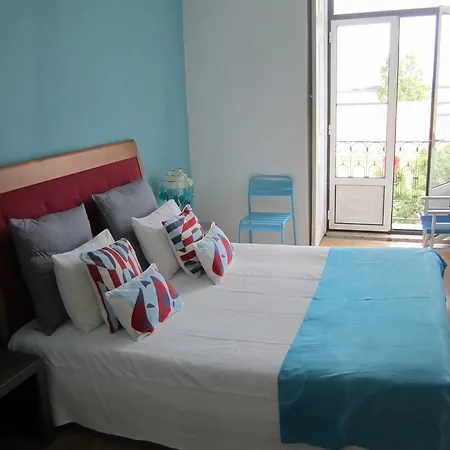 Alojamento de Acomodação e Pequeno-almoço B.mar & Suites