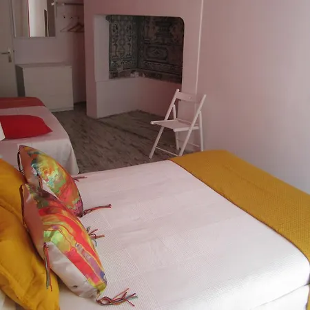 Alojamento de Acomodação e Pequeno-almoço B.mar & Suites