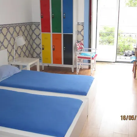 Alojamento de Acomodação e Pequeno-almoço B.mar & Suites